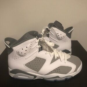 SZ // 8M/9.5W Jordan 6 Retro 'Cool Grey